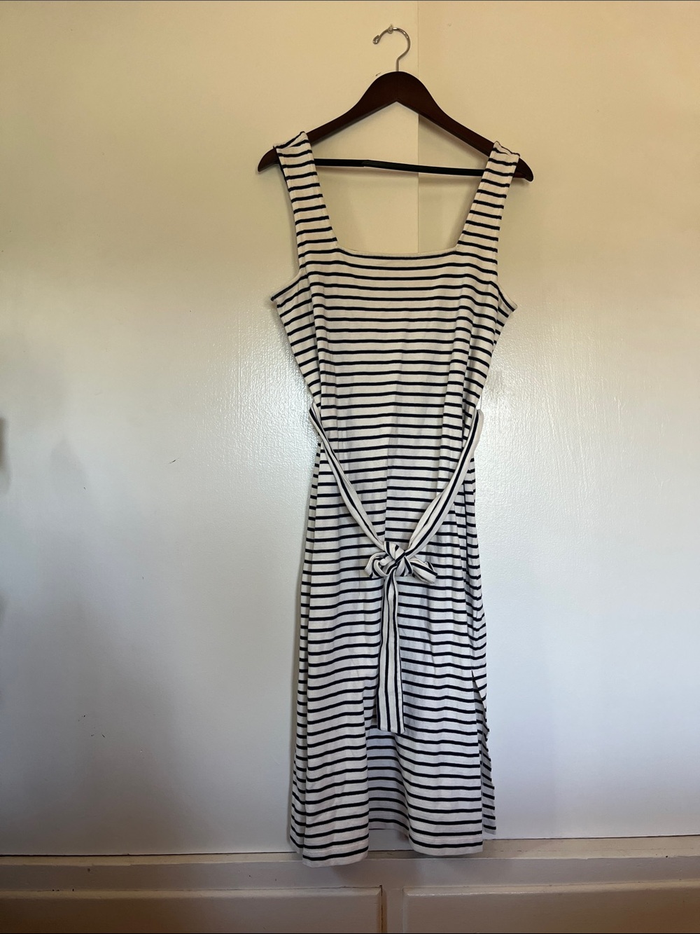 Rails Sleeveless Striped Tie-Waist Midi Dress - White & Black